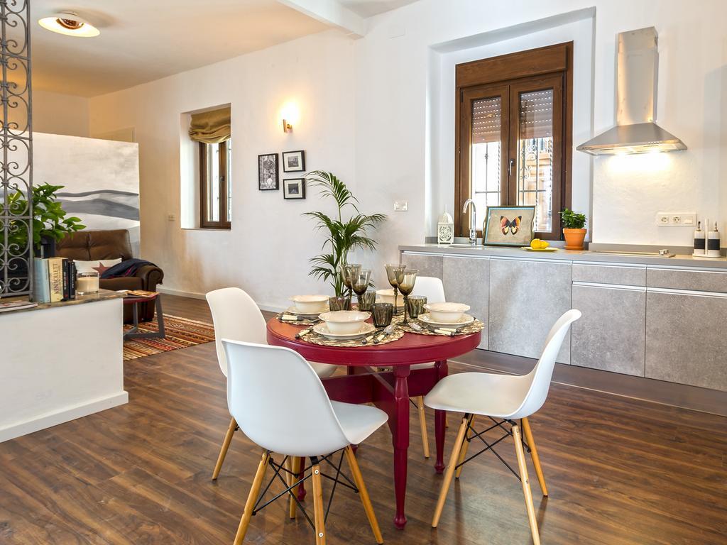 Selecta Apartments Los Venerables Севилья Экстерьер фото