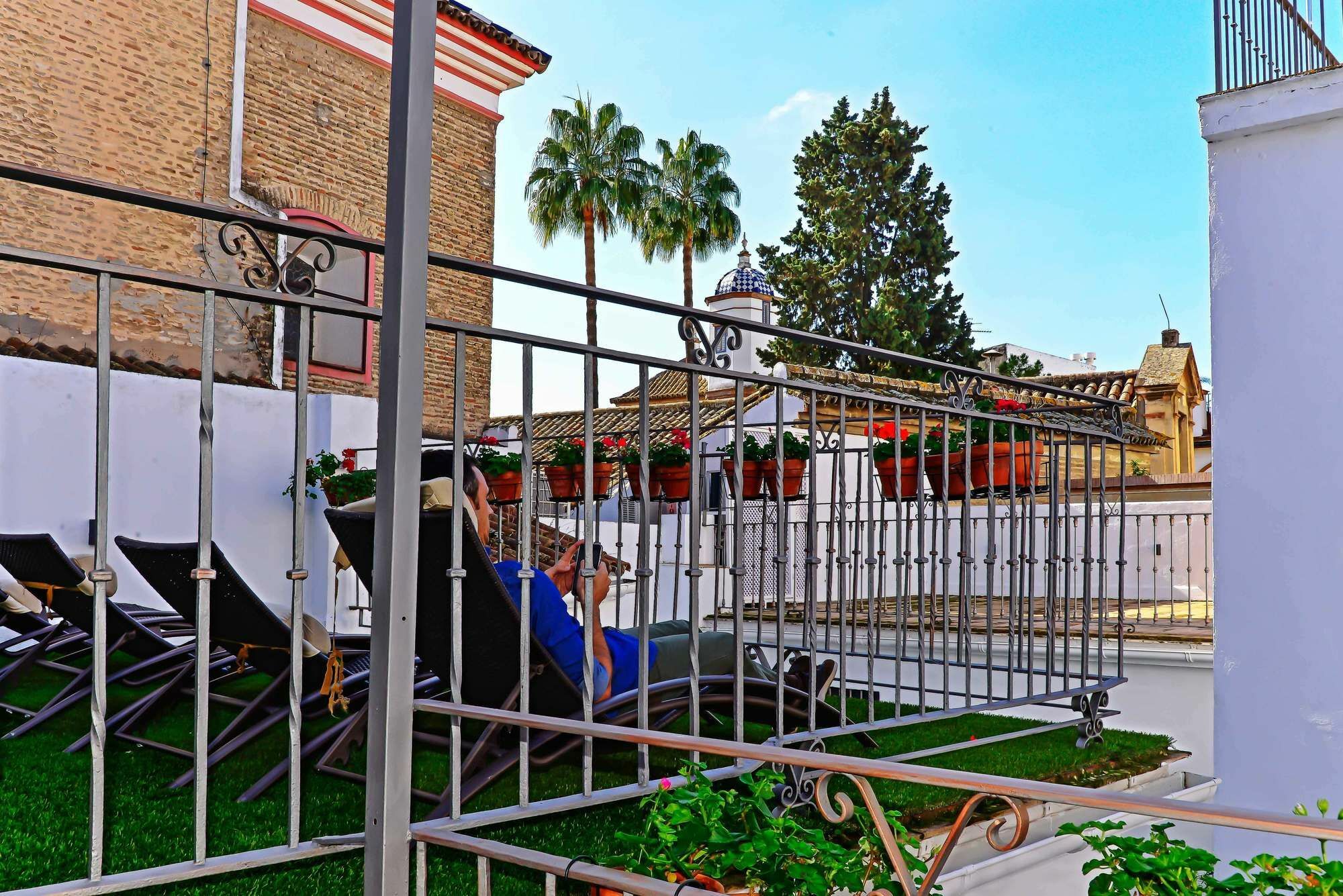 Selecta Apartments Los Venerables Севилья Экстерьер фото