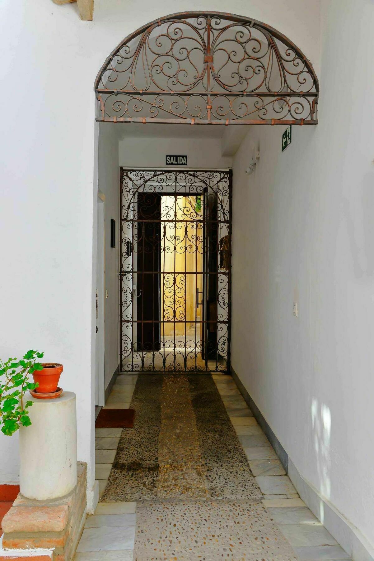 Selecta Apartments Los Venerables Севилья Экстерьер фото