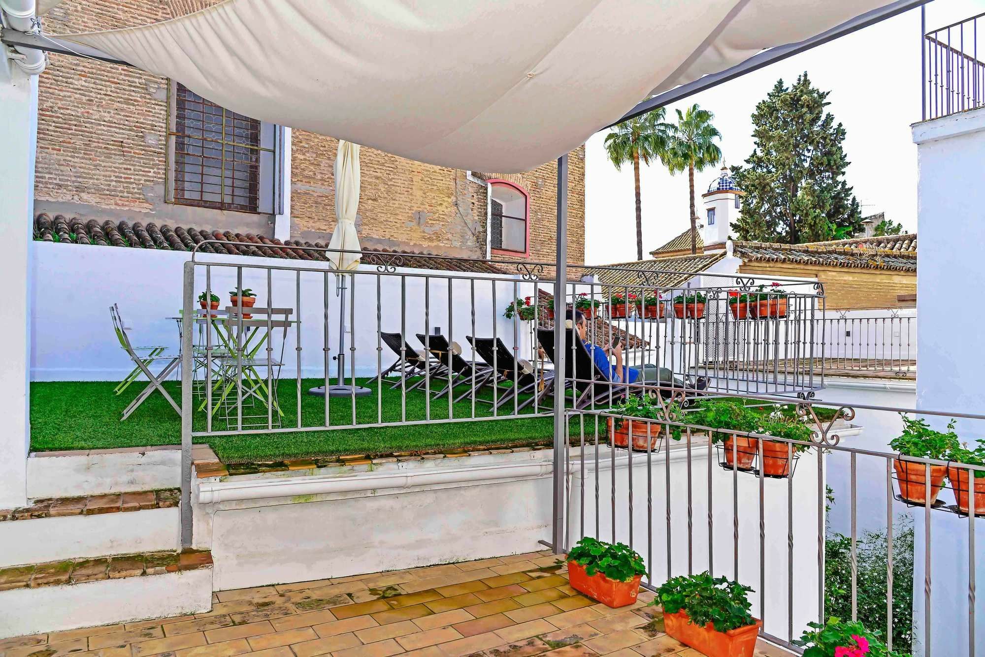 Selecta Apartments Los Venerables Севилья Экстерьер фото