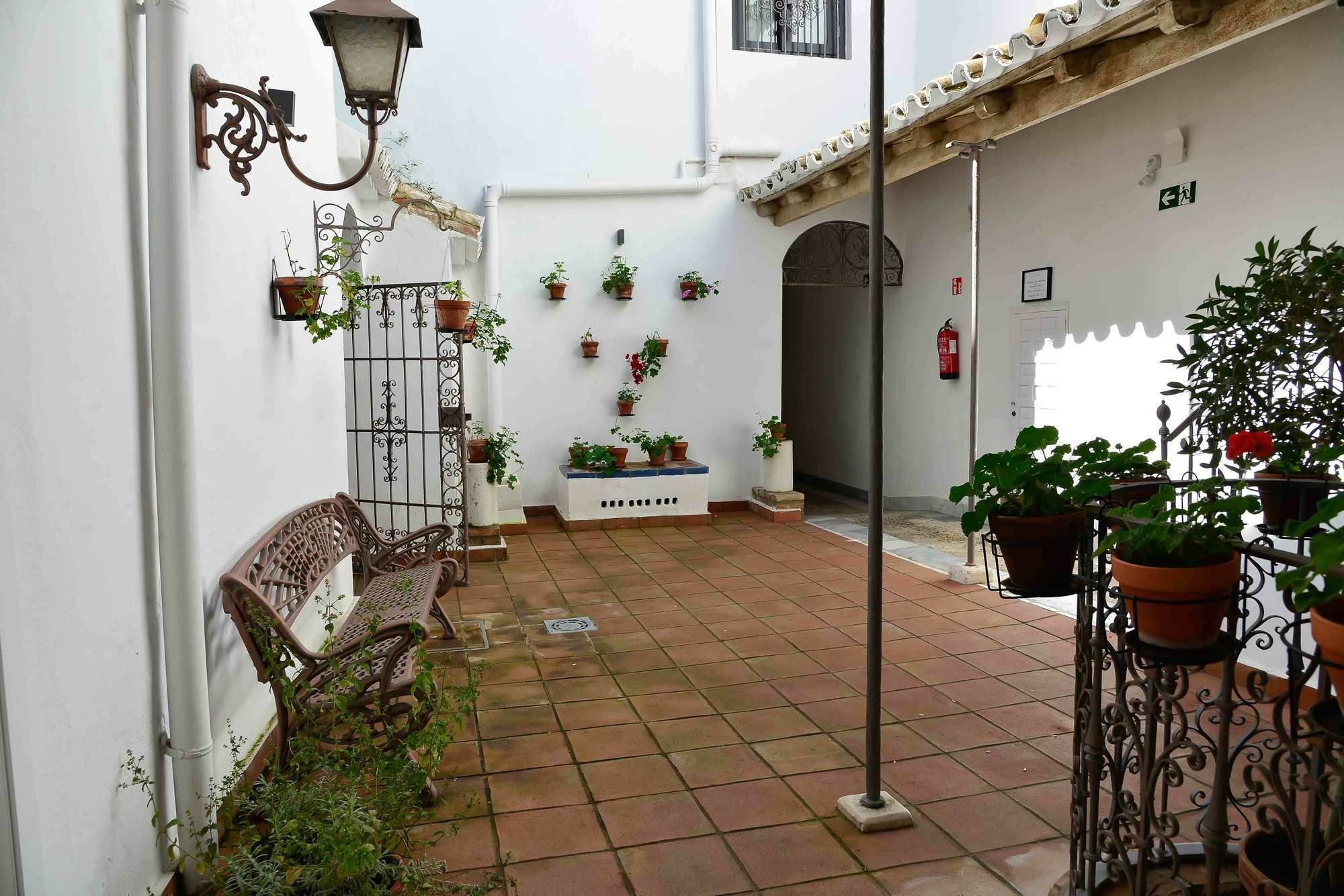Selecta Apartments Los Venerables Севилья Экстерьер фото