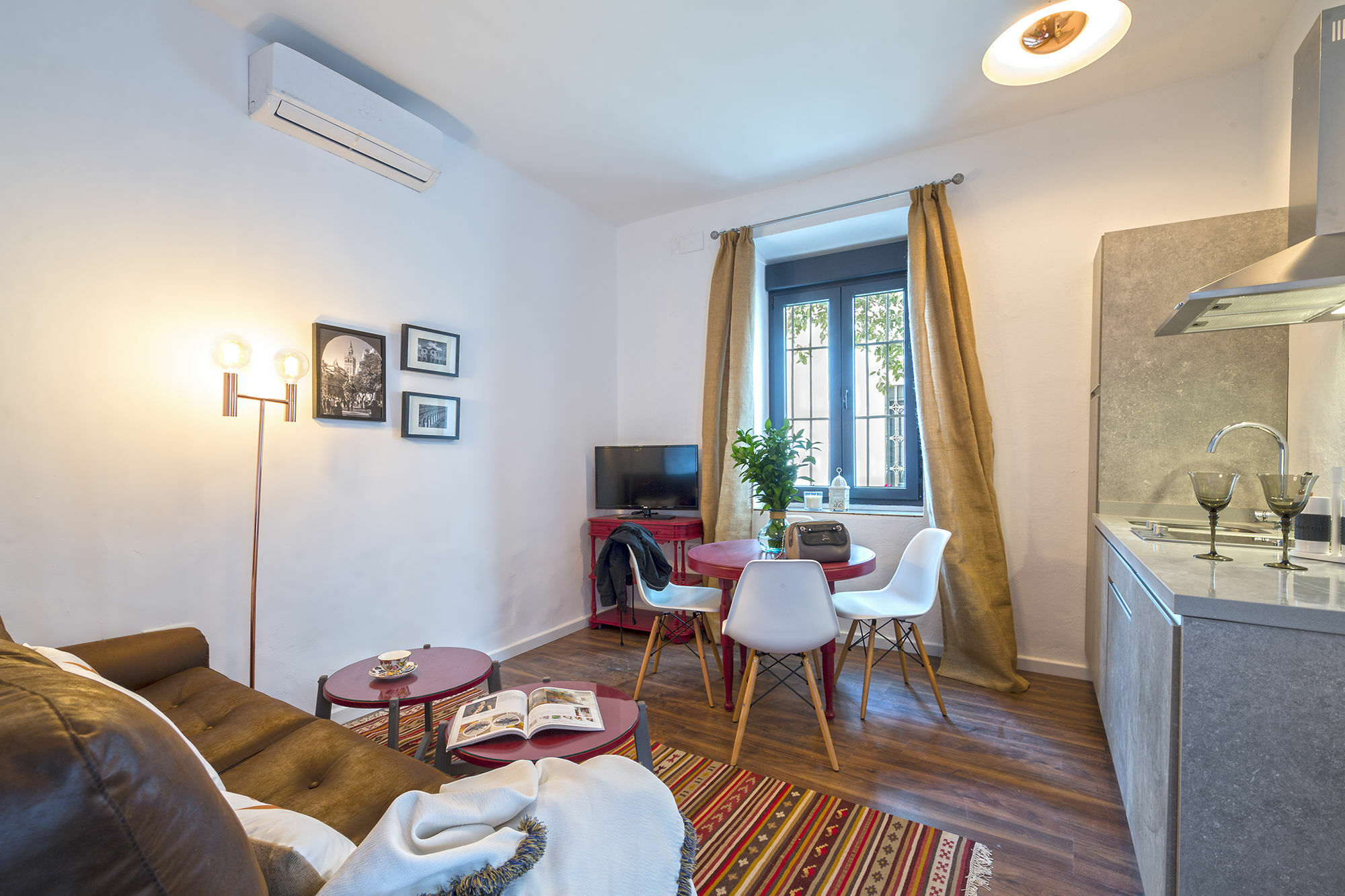 Selecta Apartments Los Venerables Севилья Экстерьер фото